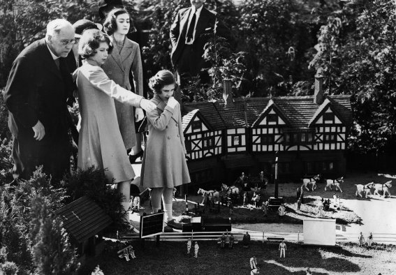 Bekonscot Model Village tweet media