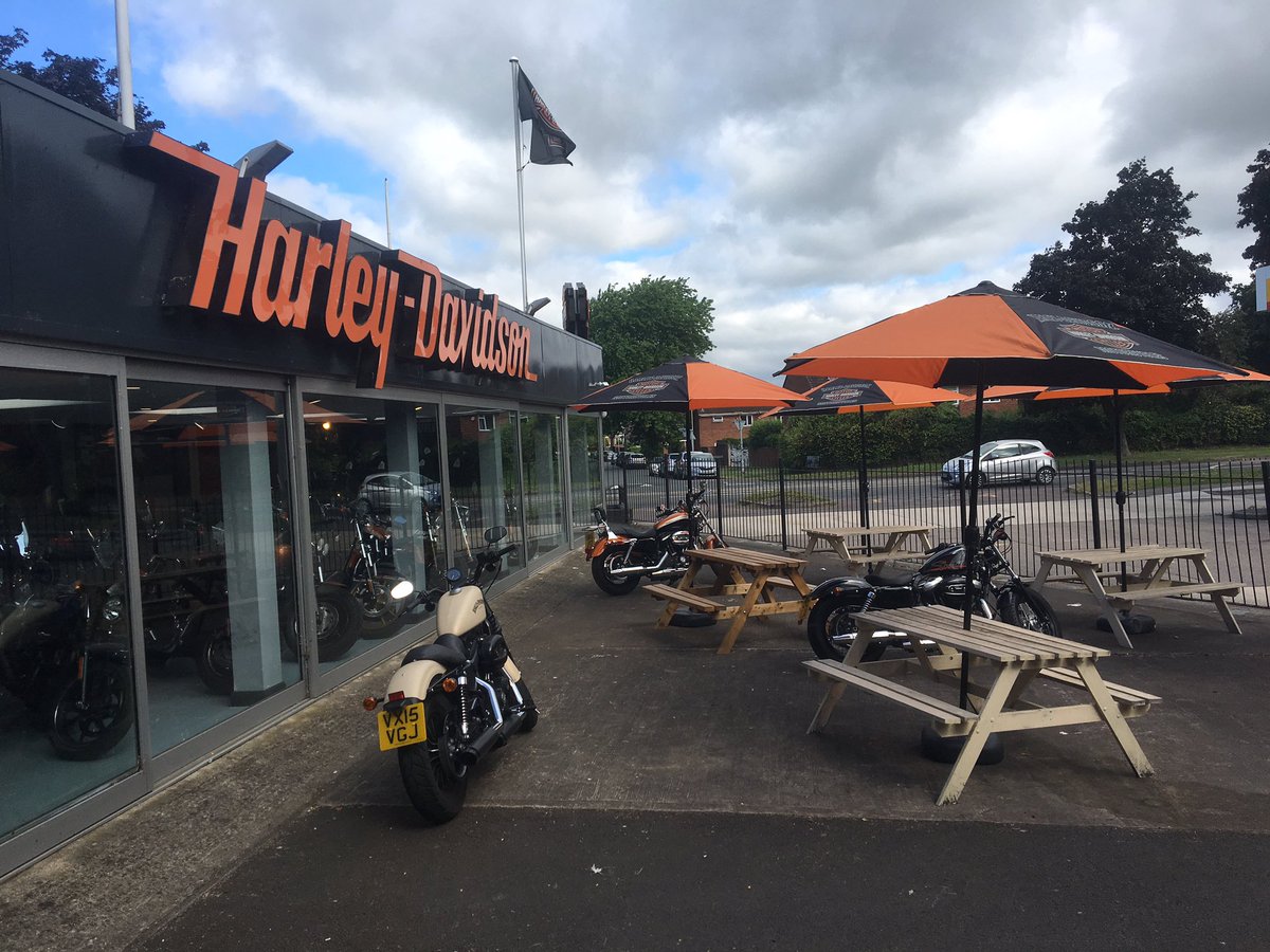 CheltHD's tweet photo. Check out our posh new brollies! #CheltHD #HarleyDavidson #Summer https://t.co/0PR8hfSbC3