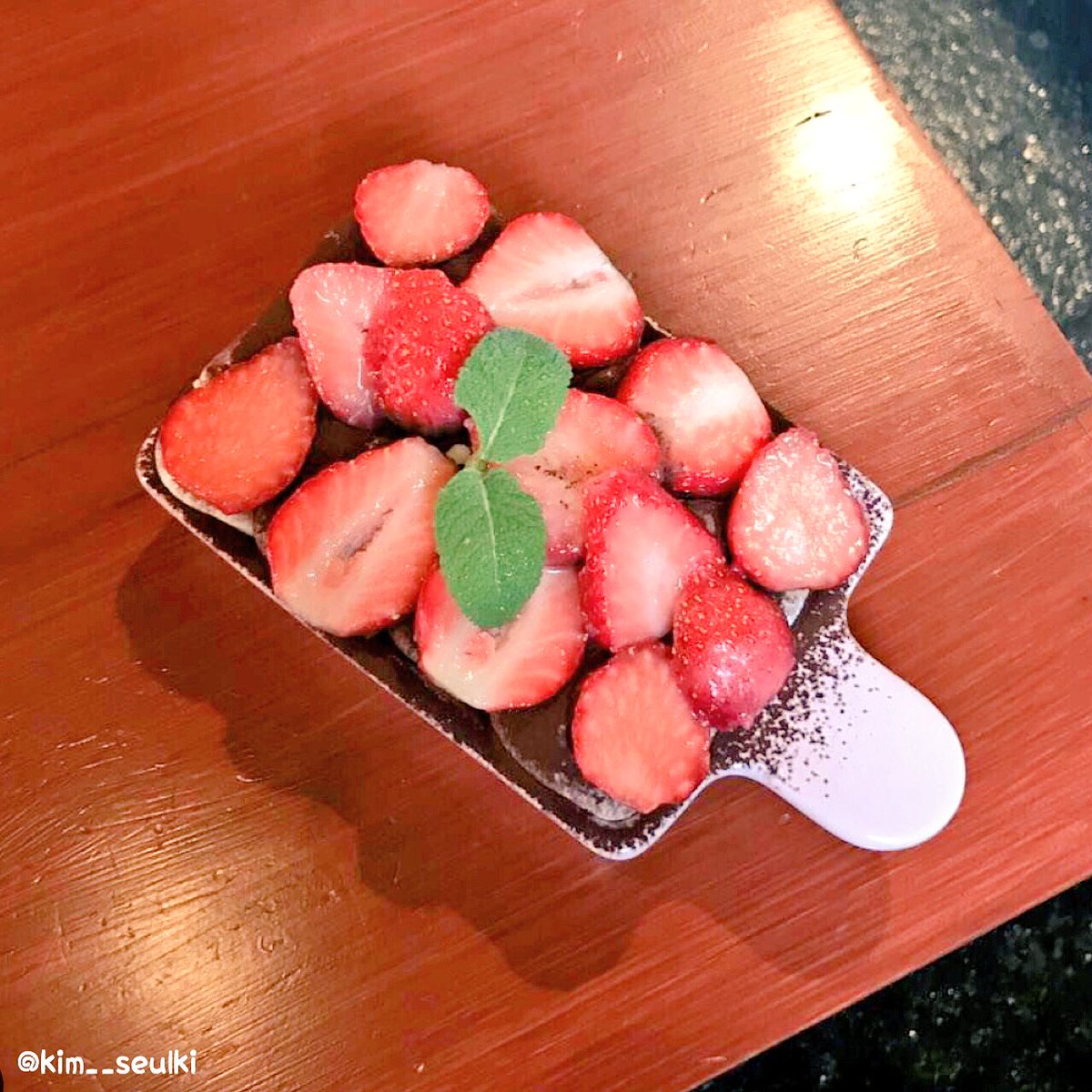 wababa_korea's tweet photo. 🌸🍓🌸🍓🌸🍓🌸🍓🌸

可愛いフォトゾーンピンクカフェ☕️
【 #아인슈페너 🍼💟 】

美味しそうなイチゴケーキと
ふわふわティラミスがあるお店💗

📍位置📍
京畿道南楊州市和道邑鹿村路87-69

#韓国情報
#ワババ #wababa #와바바

🌸🍓🌸🍓🌸🍓🌸🍓🌸 https://t.co/UQZZ2a9jSC