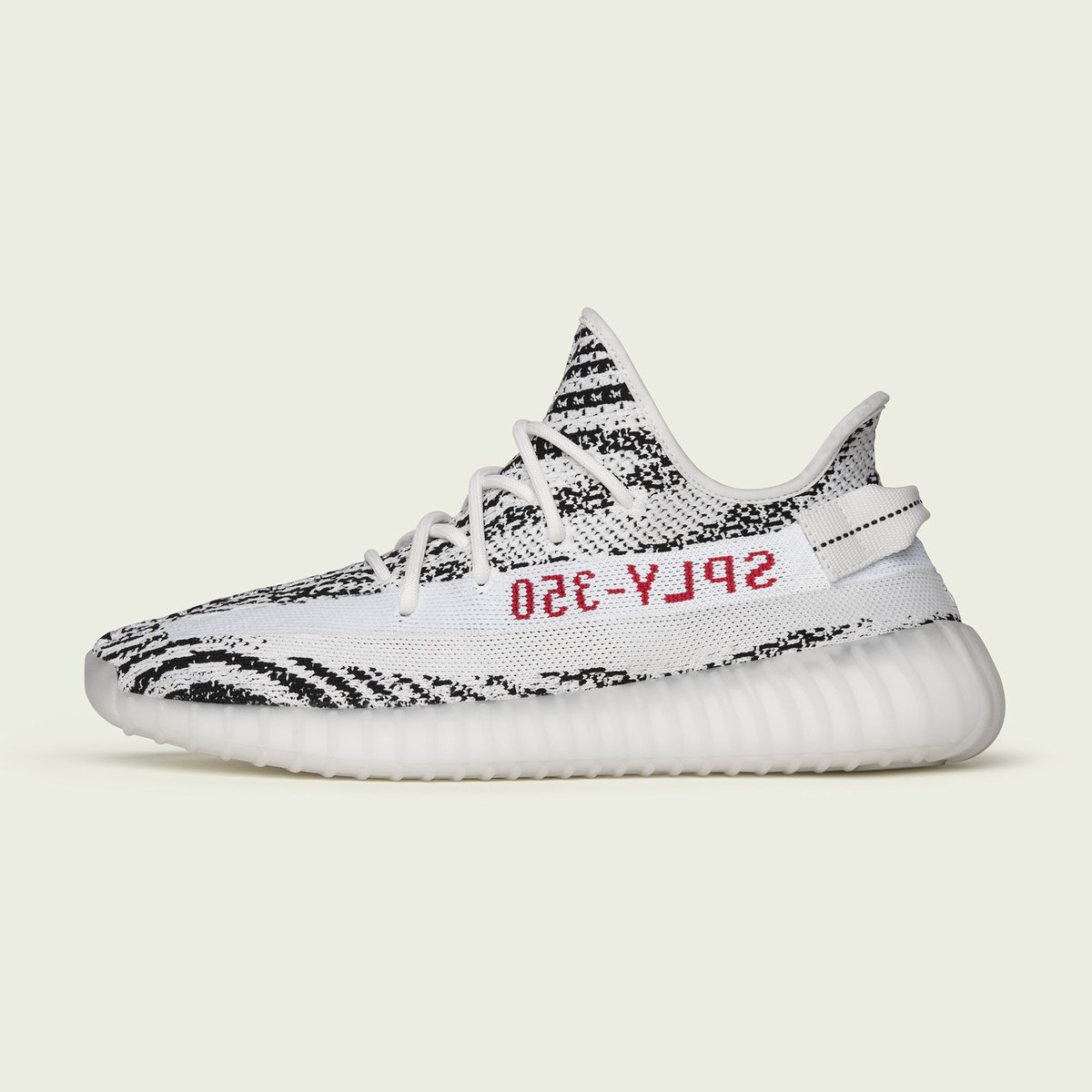 UGSoles's tweet photo. KicksUSA https://t.co/UYLpa4xhOv https://t.co/3DjKTfnDX6