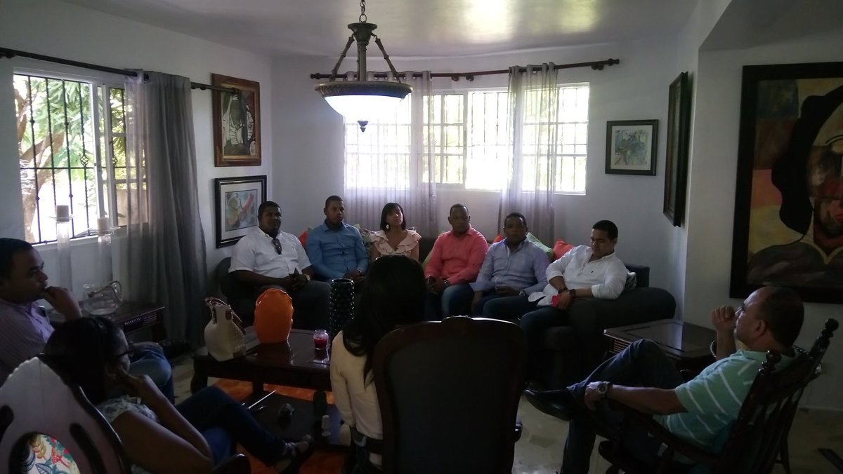 mijrdoficial's tweet photo. Nuestro equipo Nacional, realiza visita a los dirigentes de @miprd de #PuertoPlata #UnaJRDdiferente https://t.co/s8pbzDydqJ