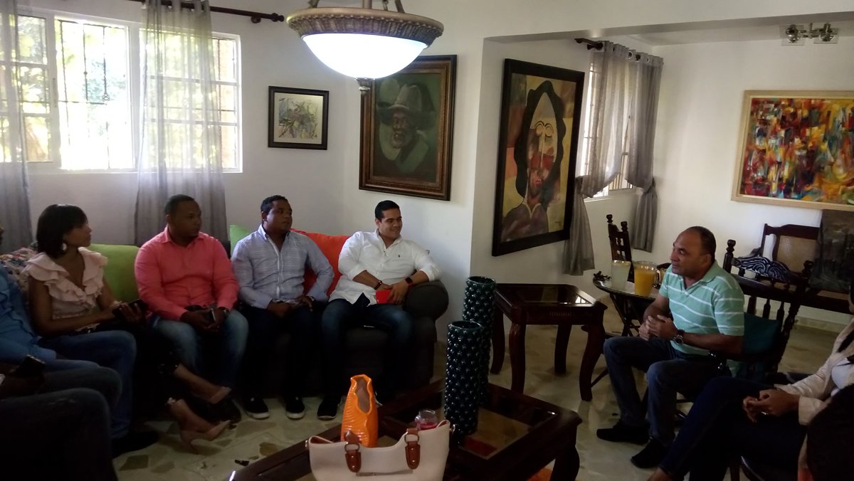 mijrdoficial's tweet photo. Nuestro equipo Nacional, realiza visita a los dirigentes de @miprd de #PuertoPlata #UnaJRDdiferente https://t.co/s8pbzDydqJ