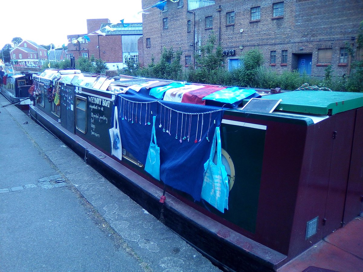 WhyNotBoat's tweet photo. #Chester #floatingmarket #buyitoffaboat https://t.co/ZiYJ7UDRbu