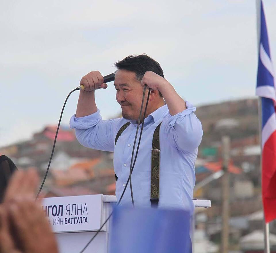 Бүх насаараа бэлэн юман дээр бэлдүүлсээр ирсэн хувалз Ми.Эн.БО
Х.Баттулга зовлон бэрхшээл дундуур явж хөдөлмөрлөж энэ байр суурин дээр ирсэн