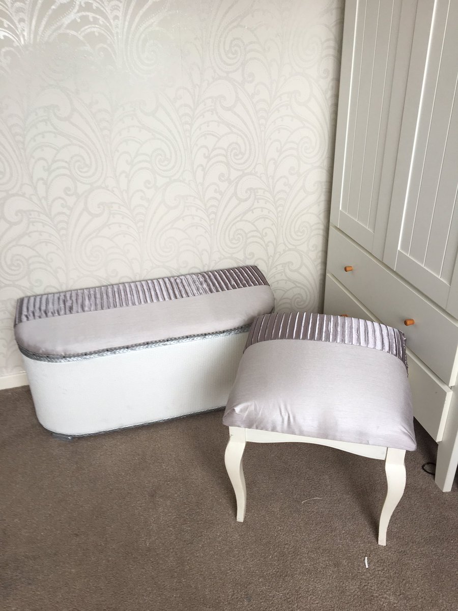 Done and dusted.. I'm chuffed @JoCo_Interiors <a href="/Abbeycraft23/">Abbeycraft Artworld</a> <a href="/Xav_Anderson/">Xav Anderson - Clockwork City</a> #upholstery #diyupholstery