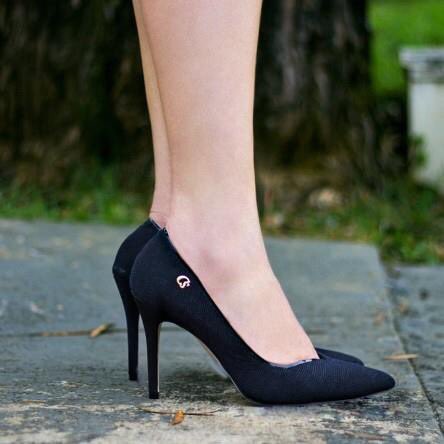 CSteffens_uy's tweet photo. Clásico y cómodo, este stiletto debe ser parte de tu #wishlist 👠🎁 #CarmenSteffens #CSlovers #winterCS #stiletto  
Ref.: 3403285001 f https://t.co/EBfRDnCzdi