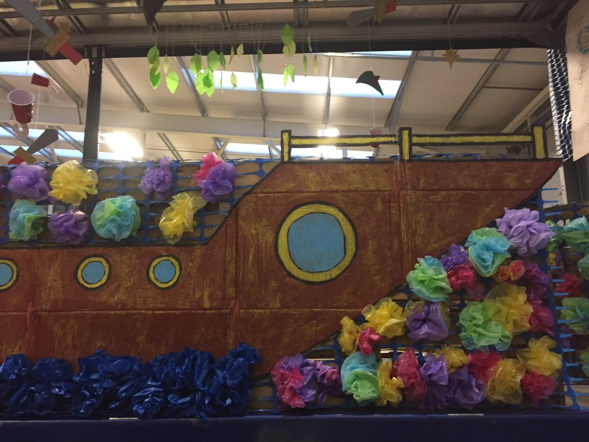DykeheadPC's tweet photo. More photos of our float @DykeheadPrimary https://t.co/oEk3CE5ZSe