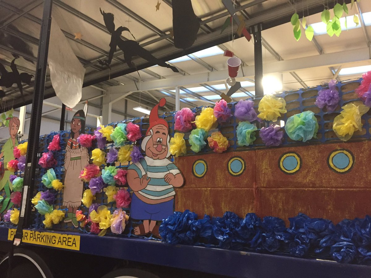 DykeheadPC's tweet photo. More photos of our float @DykeheadPrimary https://t.co/oEk3CE5ZSe