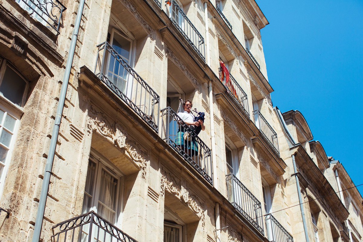 realTonyWalsh's tweet photo. #KiltedAdventure as @FirstPiper๐ด๓ ง๓ ข๓ ณ๓ ฃ๓ ด๓ ฟ is in #Bordeaux๐ซ๐ท reviving spirits & Vieille Alliance https://t.co/3gyPstYdKR https://t.co/1PhREyO00t