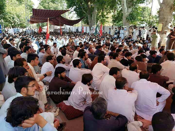 hussain_rehber's tweet photo. Momineen staging sit in against #ShiaGenocide in Parachinar. Who will give justice?
#Parachinar #No2Daesh #ISIS https://t.co/Zp4CuMJimc