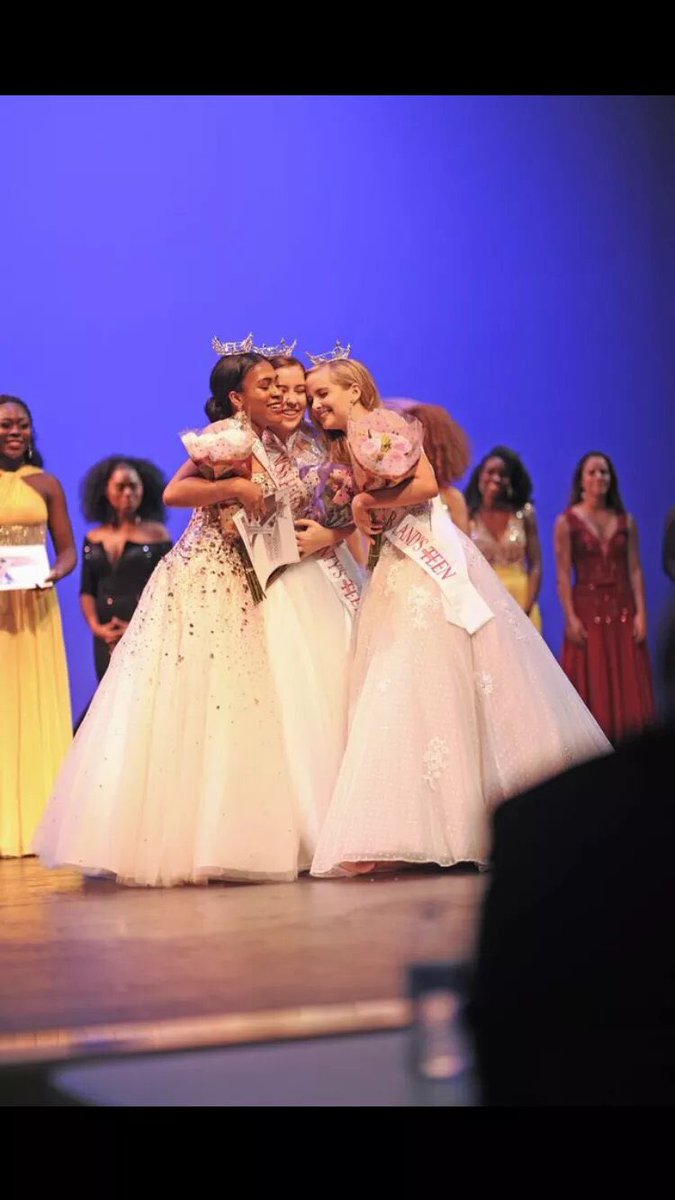 raiyasunshine84's tweet photo. I was crowned #MissHOT 8 months ago and now I'm leaving for Miss Texas OT! I am so grateful for this journey 👑❤️☀️ #SelfAppreciationSaturday https://t.co/z0sPJ79ey9