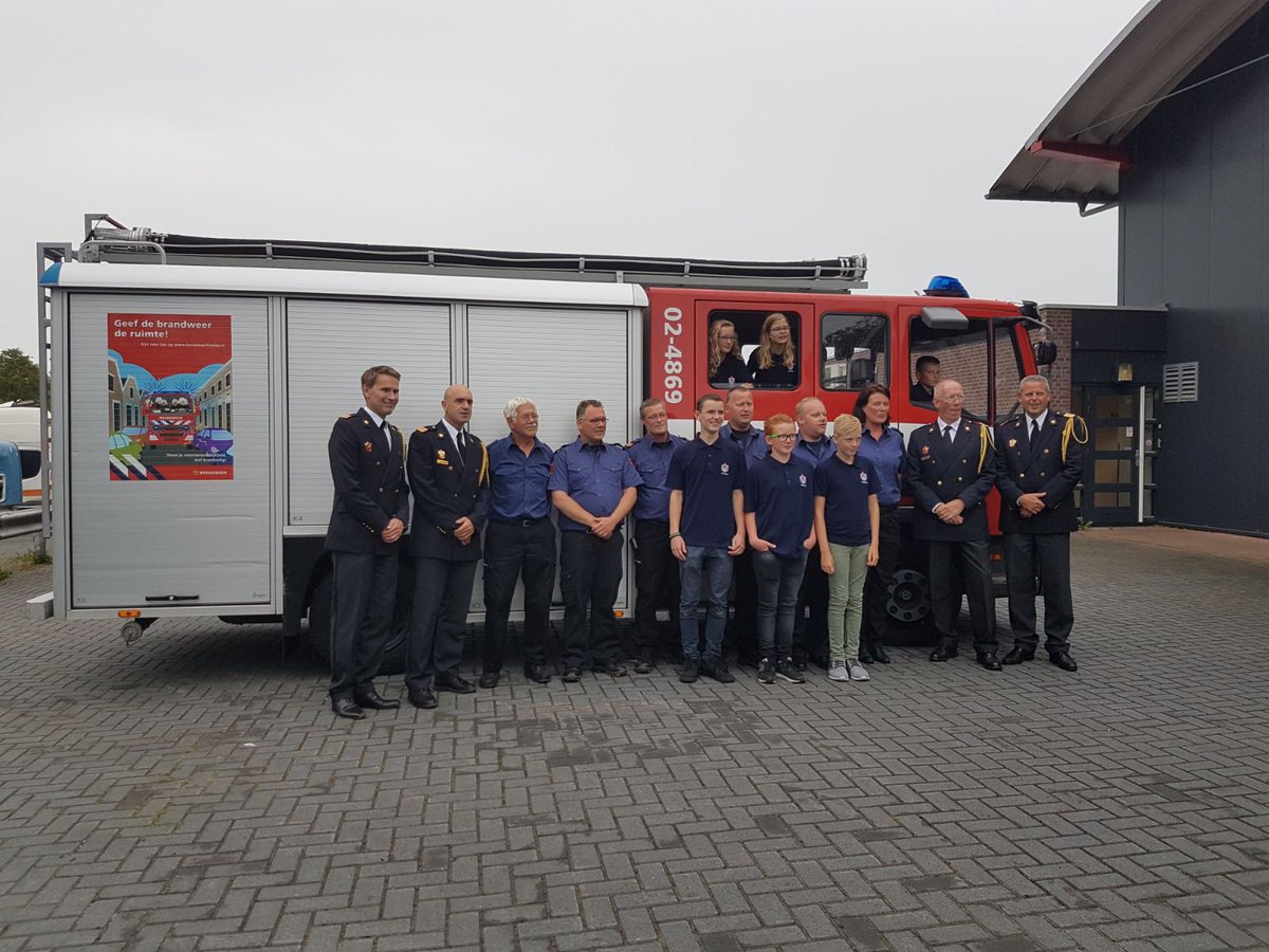 FranekerActueel's tweet photo. Franeker primeur: Eerste officiële jeugdbrandweerkorps *foto’s* https://t.co/jays0mfVH1 https://t.co/OxUFOd01VI