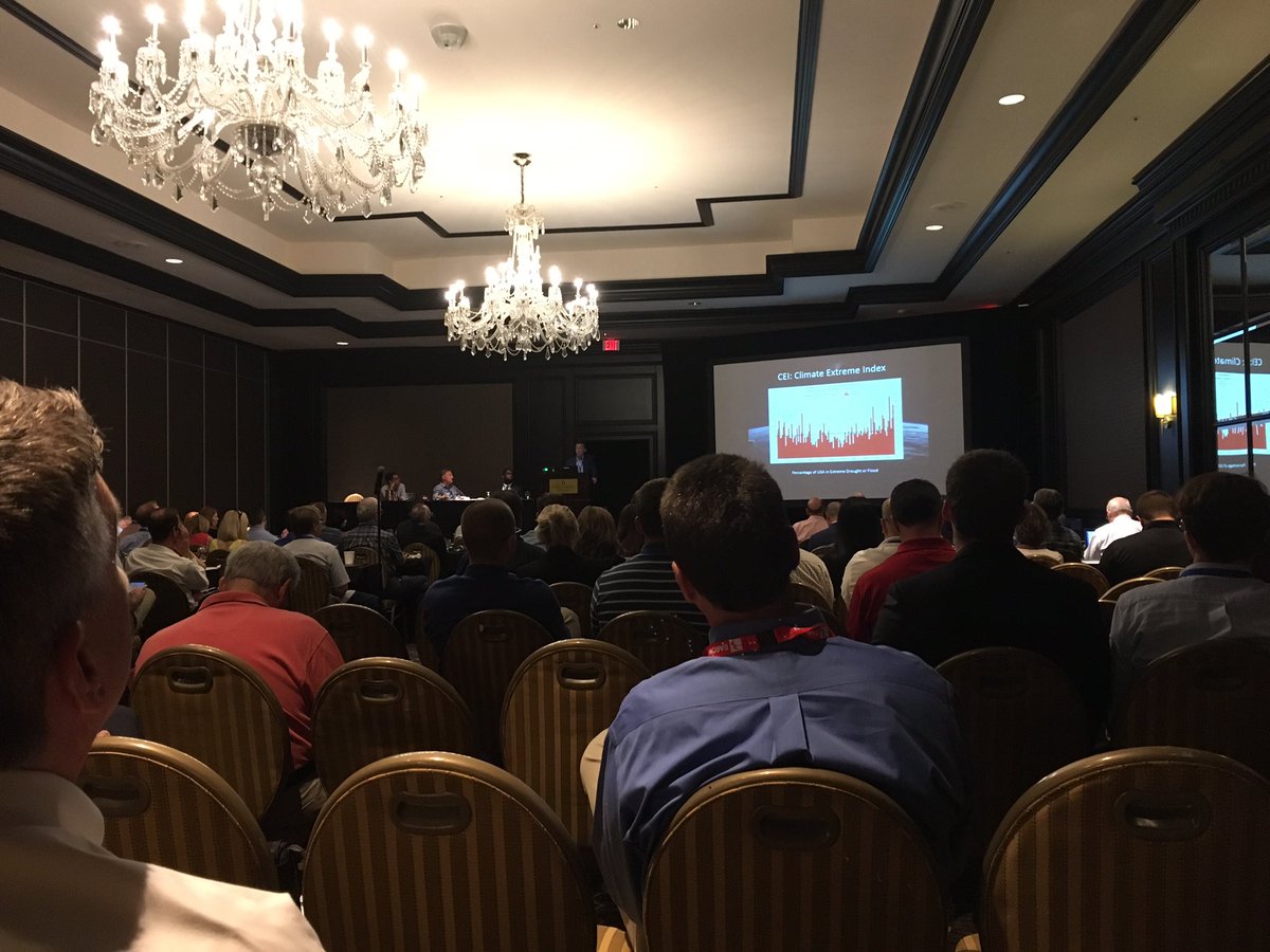 YolandaWALBWx's tweet photo. #AMS17BC #KansasCity another great conference! #meteorologists https://t.co/534cAgtfYU