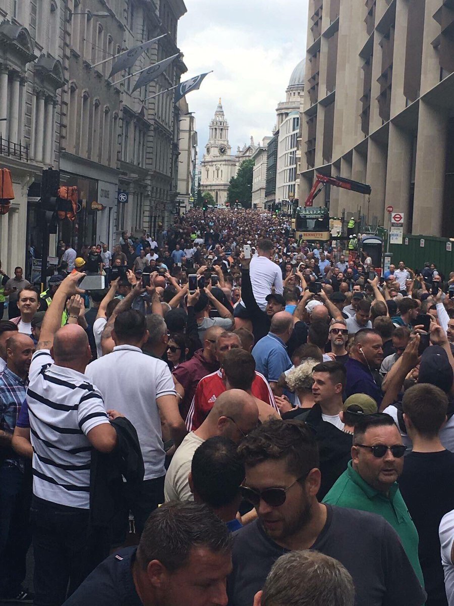 2x2sometimes5's tweet photo. Total media blackout as over 10,000 British Football Lads Alliance march in London against Islam June 24th 2017! https://t.co/Jarl4wTp8H