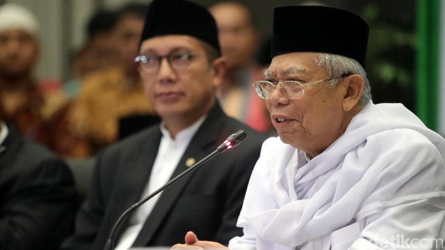 detikcom's tweet photo. KH Maruf Amin: Kalau Masih Ada Dendam Jangan Jadi Khatib https://t.co/oxvIzOxPQv https://t.co/BceujOGvdj