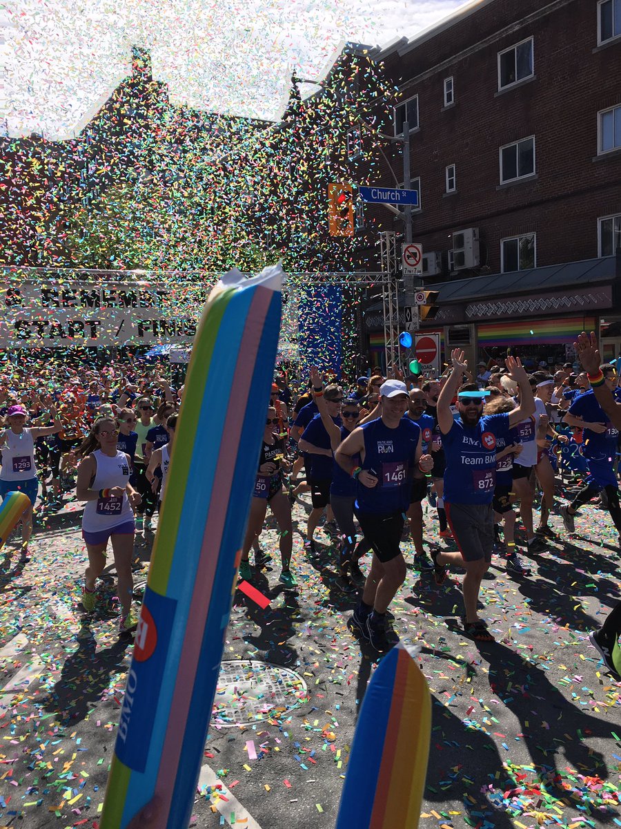 nardine_flaro's tweet photo. BMO pride Run #proudtoworkatbmo #priderun2017 https://t.co/IhzSwXT7d5