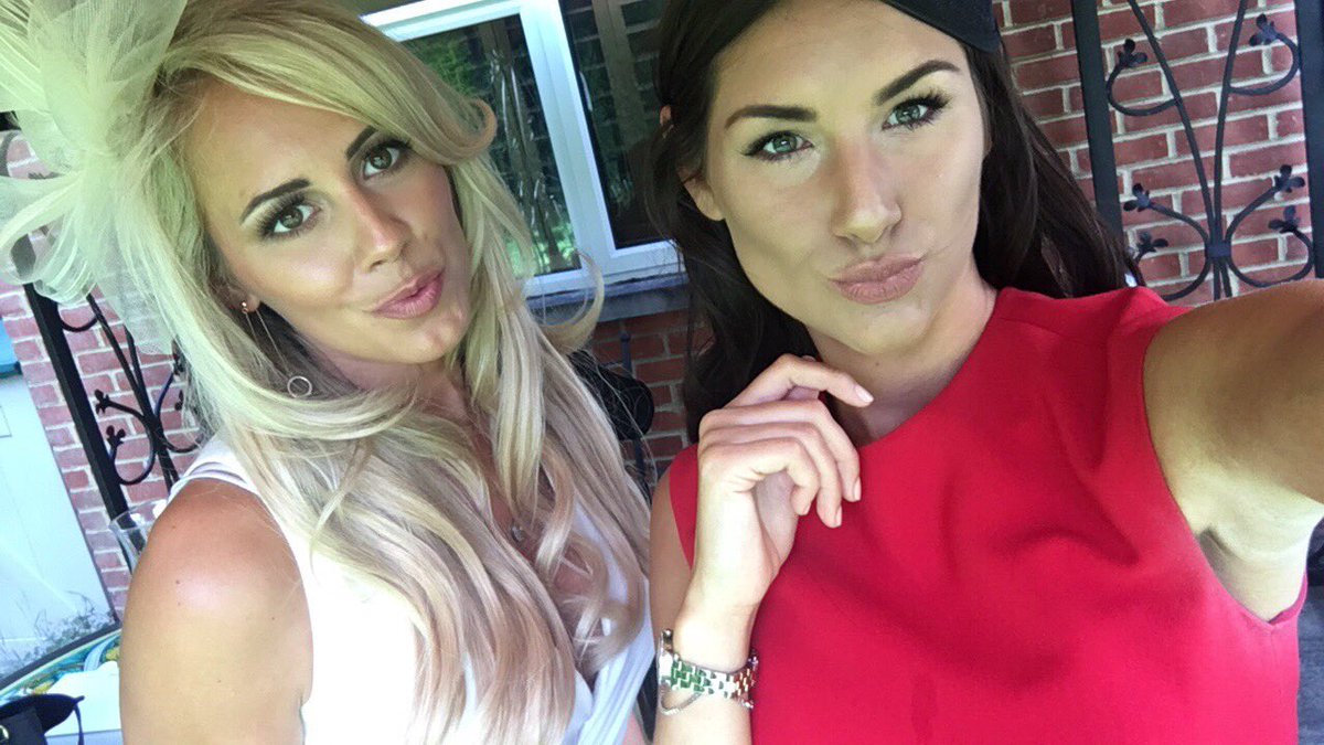 Jadey_F's tweet photo. Ascot Races 🐎🥂✨ https://t.co/bGbNHaC2RE