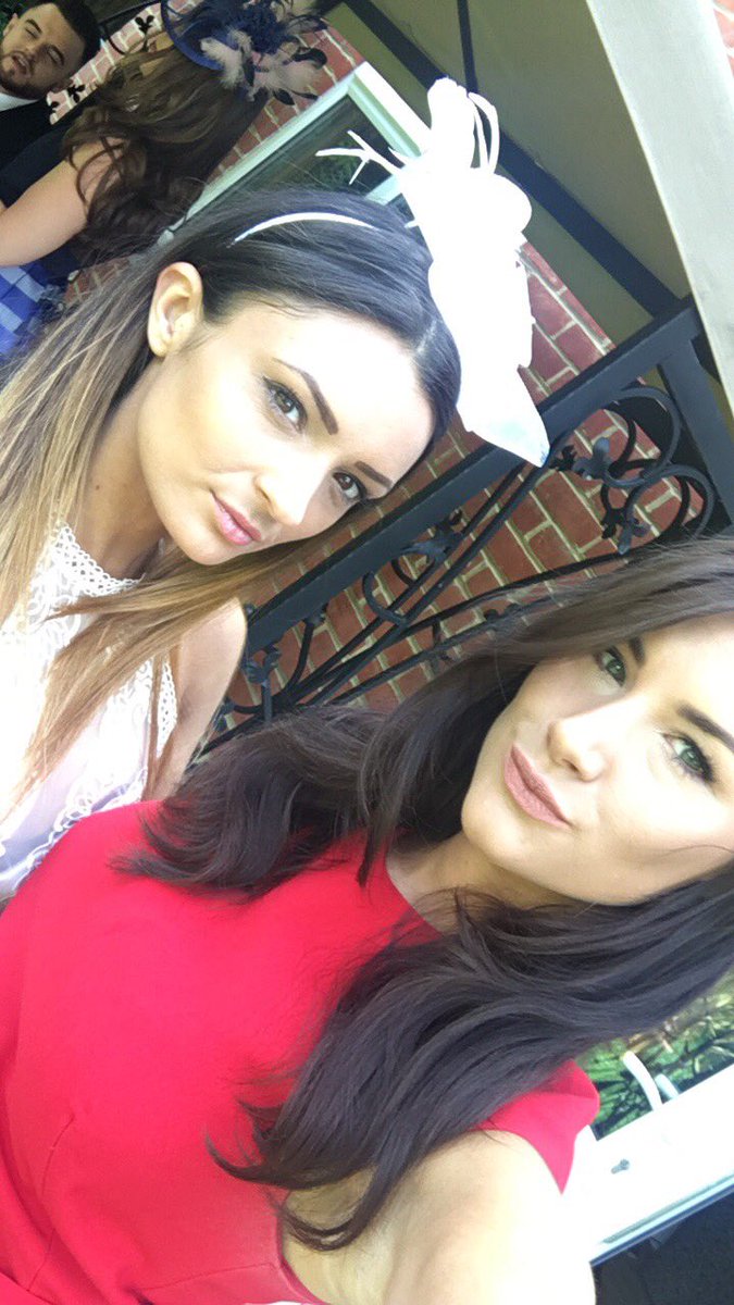 Jadey_F's tweet photo. Ascot Races 🐎🥂✨ https://t.co/bGbNHaC2RE