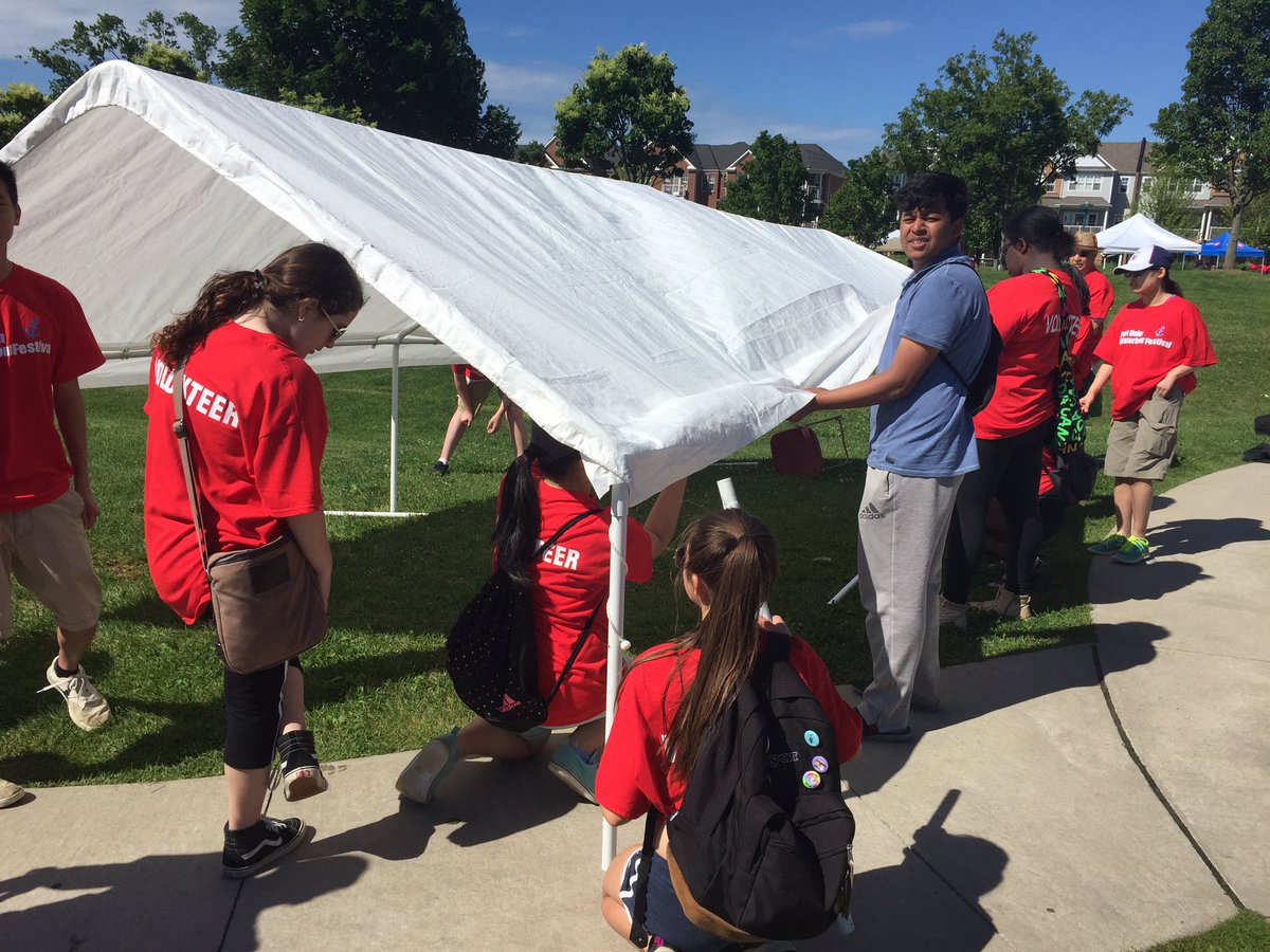 soham1403's tweet photo. Setting up for the 10th annual @puwfc ; thank you students from @MOWATAWOM &amp; @4CardinalNewman! @nandanee_sawh @tdsb https://t.co/yEQ58iRRDk