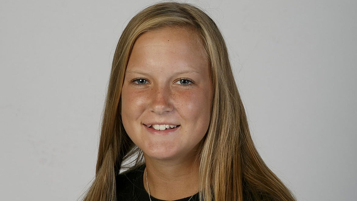 757teamz's tweet photo. Kellam's Brooklynn Maxwell named 1st team All-Tidewater for softball (as a freshman!) https://t.co/LlJX4Bvh7d https://t.co/TBtTOaYtAZ