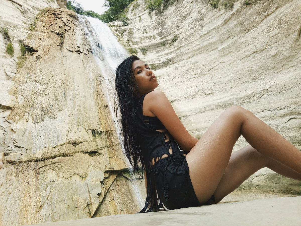 KimMaat's tweet photo. Dau Waterfalls Suba Samboan, Cebu 💧💕
#fallshunting #spectacularview #ubec #waterfallsmadness #travelph https://t.co/xFWLtHnpOn