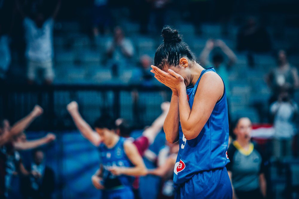 love this game.
forever.

non ho tante parole.
grazie a tutti.
torneremo.
è una promessa.
forza Italia.