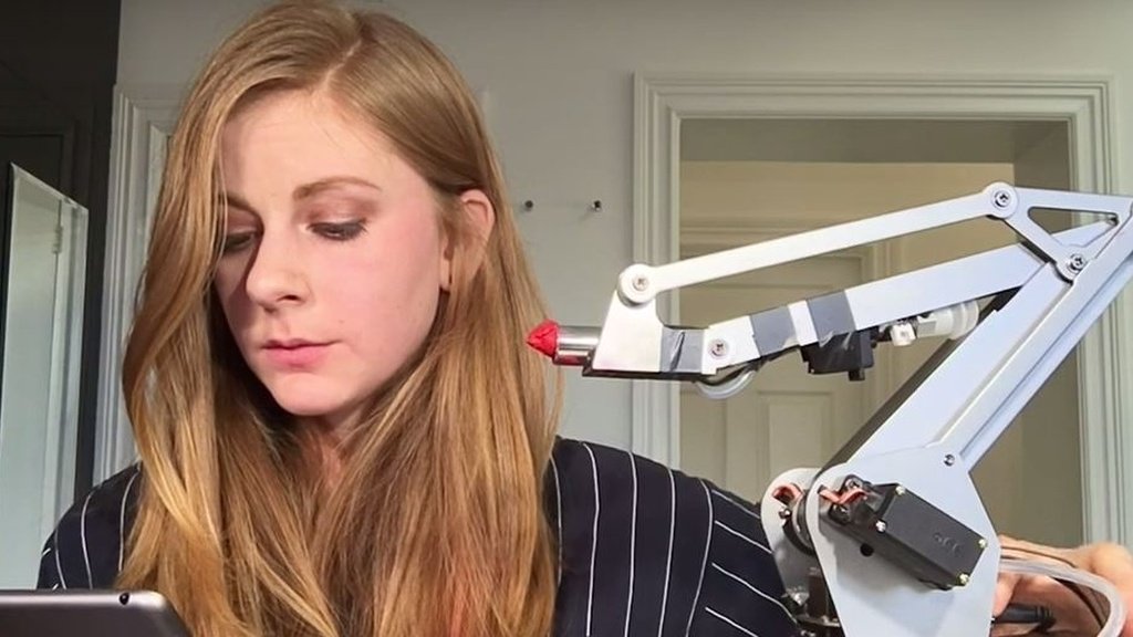 Urnebesno: Upoznajte prvog make up robota!
bit.ly/2t24ufJ