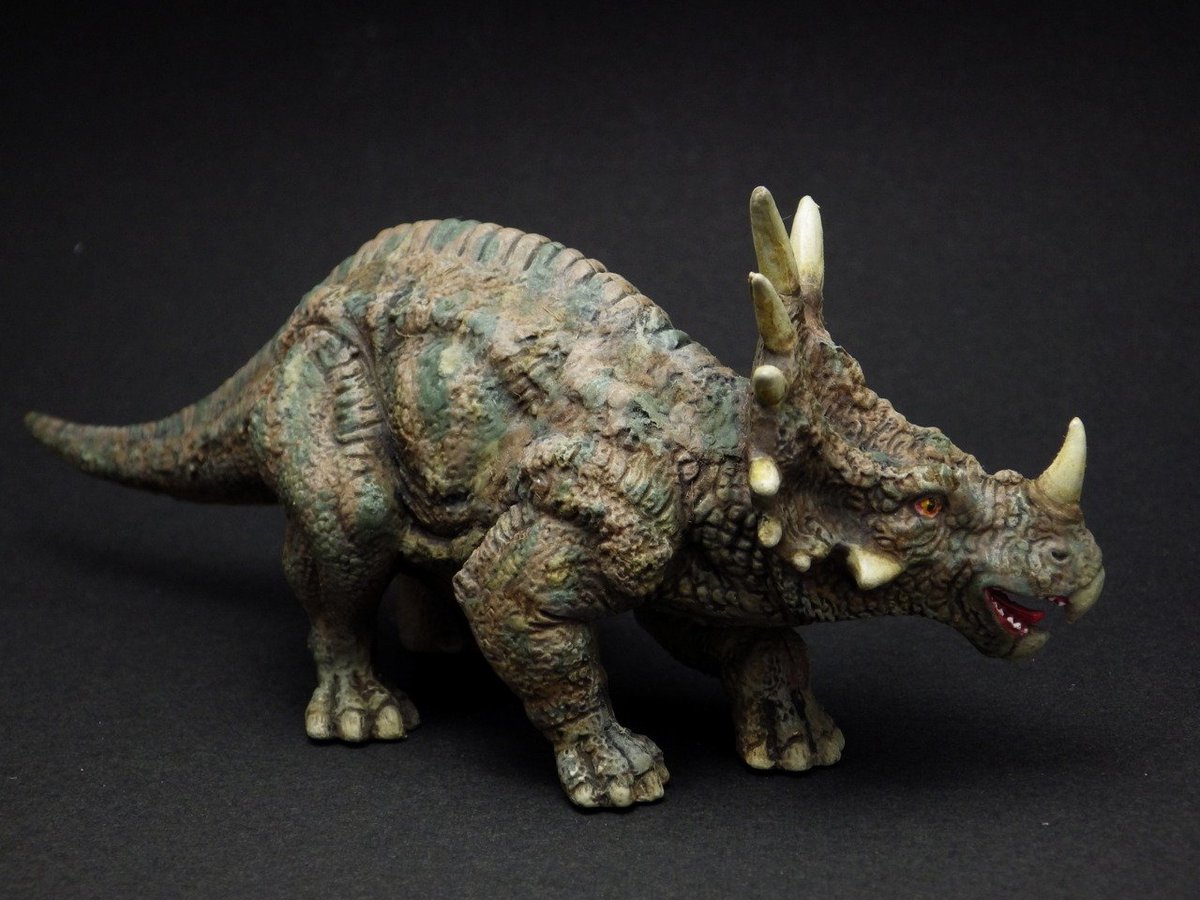 ダイソー 恐竜ワールド スティラコサウルスのリペイント ダイソー 恐竜ワールド スティラコサウルスのリペイント