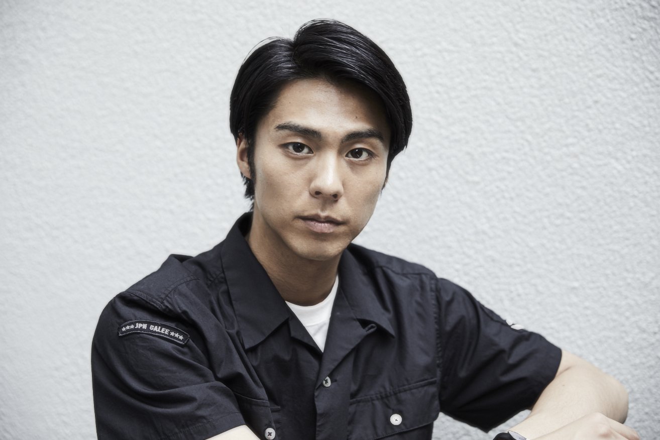 超希少レア　仮面ライダーエグゼイド 職員証 九条貴利矢 小野塚勇人 ストラップ 2025年最新】九条貴利矢 職員証の人気アイテム - メルカリ