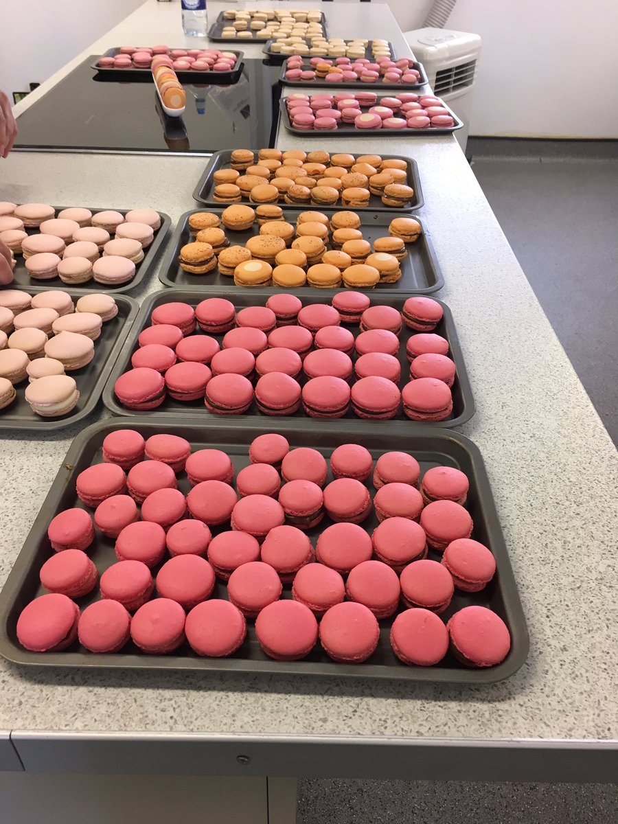 YORKCookerySch's tweet photo. Last few places on our July classes with @fpmacaroons @Lilmissmeatfree @2CVBloke @YORKCakes. Details at https://t.co/GL0dd7wEXH https://t.co/Ytc7ULesSP