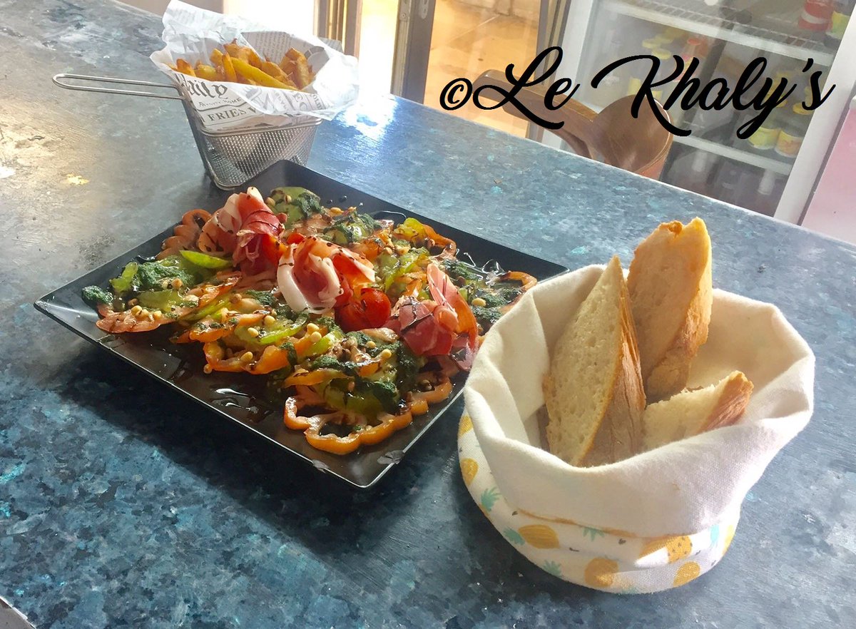 lekhalys's tweet photo. Eté, chaleur, couleurs ! Produits frais et français, sourire et saveurs ! #LaGrandeMotte #Restaurant #Montpellier #Occitanie #Pornfood https://t.co/QdKohoYQXo