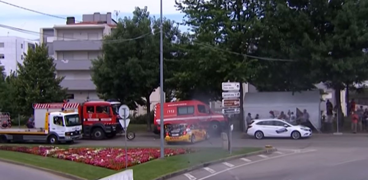 Astonishing WTCC crash: Tom Coronel hit a fire truck during practice at Villa Real in Portugal. Video here: ow.ly/zqVe30cRjAK #WTCC