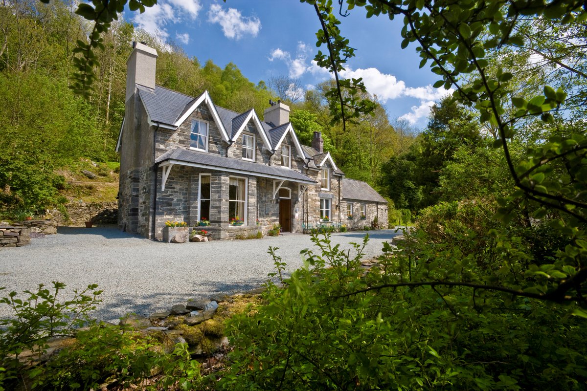 Last minute offer 3 nts B &amp; B £210.00 nxt weekend  #Betwsycoed #Snowdonia <a href="/Snowdonia3days/">Snowdonia Challenge</a> <a href="/CountryfileMag/">Countryfile Magazine</a>  <a href="/sawdays/">Sawday's</a>
enjoyablestay.com/cgi-bin/enquir…