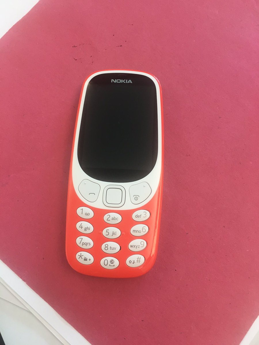 AlisonTodayFM's tweet photo. Could you go back and leave your smart phone behind?? I'm going to attempt it this coming week! @nokia @todayfm #2000 https://t.co/2EIspfhhlM
