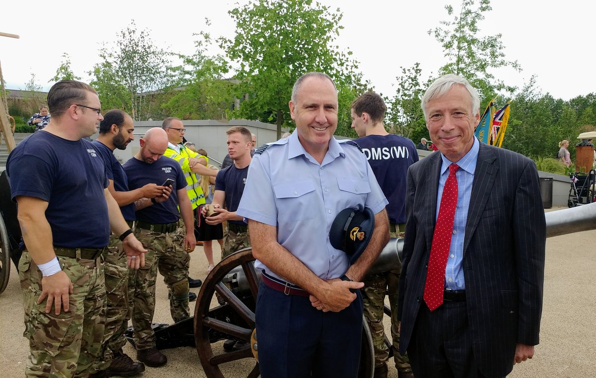 The Rt Hon Earl Howe meets CO DMS (W) and the Field Gun Crew at <a href="/Nat_Mem_Arb/">National Memorial Arboretum</a> #ArmedForcesDay