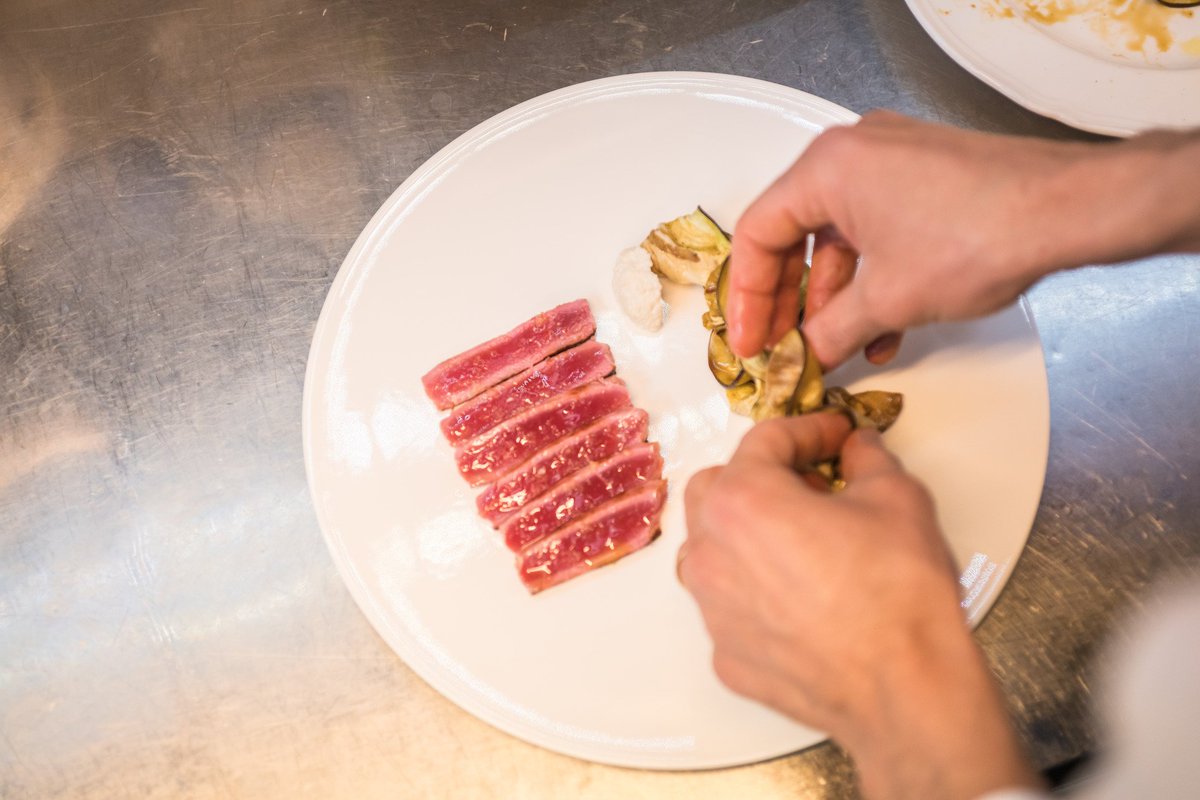 Tagliata di tonno pronta per essere servita in questo sabato estivo
#chinappi #chinappiroma