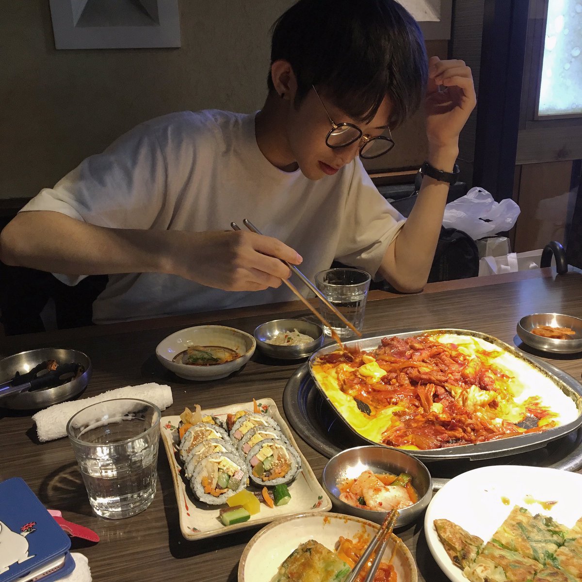 kansaiflash's tweet photo. 【FLASH OSAKAメンバー紹介】

▪︎中谷日向 @9nakatanihyuga9 

ダンスと韓国が好きな18歳です🌹🇰🇷
最近は韓国ドラマとインスタのストーリーにハマってます！

改めてよろしくお願いします🙇🏻

#FOPR
#FLASHOSAKA
#読モBG https://t.co/npCkRqsp9B