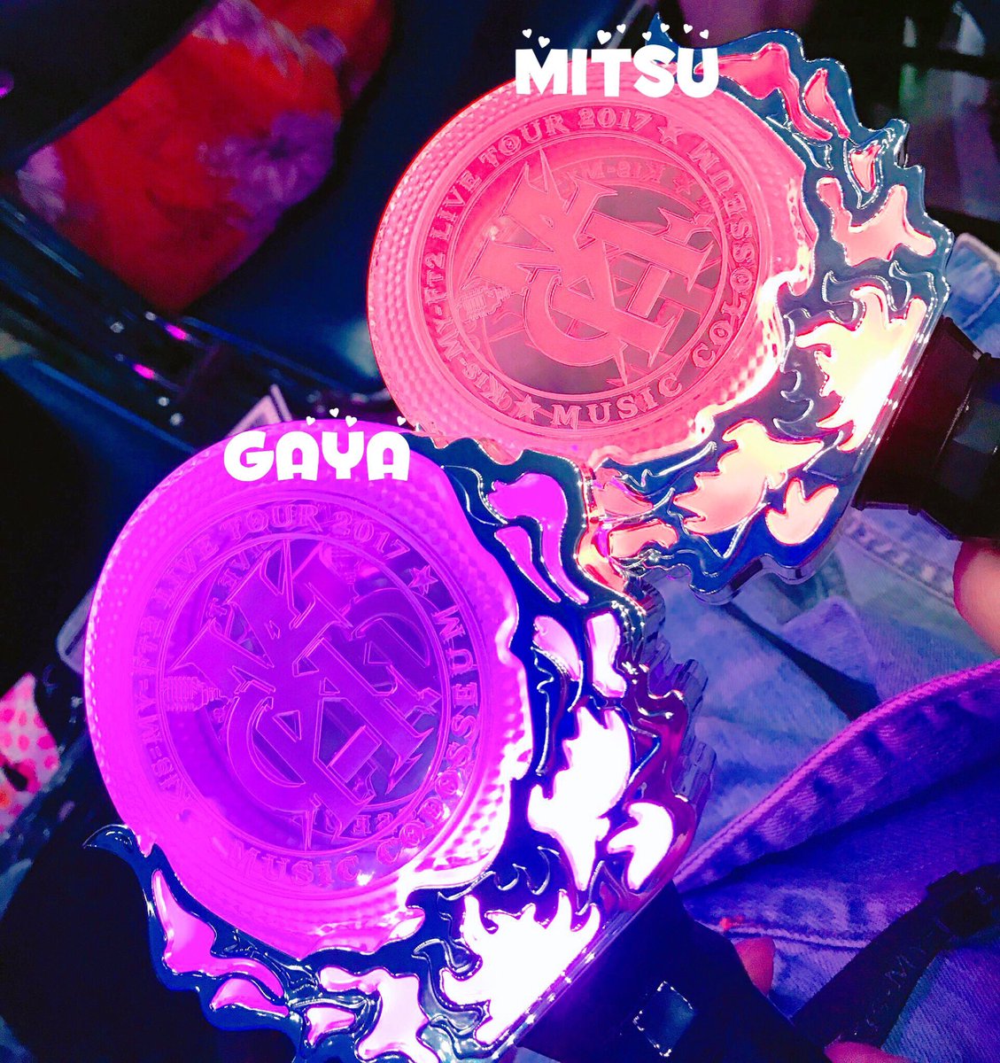 0917KiMisamitsu's tweet photo. やっばーい！楽しすぎた🤒💓
載せるの遅くなってすみません😂
なんとなんと！！アリーナ花道横！！
たくさんのファンサもらって
目の前の小さいタイピー担の子が最初ニカからタオル狙い投げでもらってその後みつからも！！二枚もらってて羨ましすぎた😢
みつとニカのタオル触らせてもらった😽💓 https://t.co/6CILTmKid9
