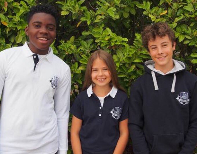 IbsofProvence's tweet photo. New IBS uniforms #ibsofprovence #uniforms #rentree2017 #6543classes https://t.co/Aeap9TYc6y