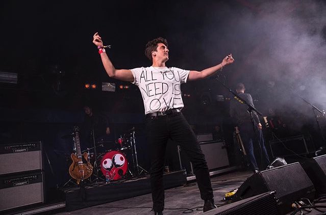 CircaWaves_FR's tweet photo. Secret set Glastonbury (credit photo @emmaswannphoto for @diymagazine) https://t.co/F90MEQ5efa