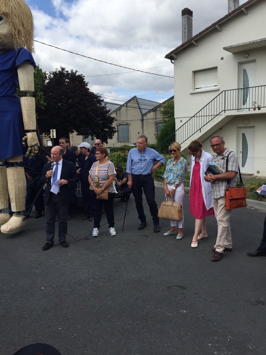 JP_Machon's tweet photo. Clap de fin du PRU #Saintes https://t.co/lZTjGq7nyc