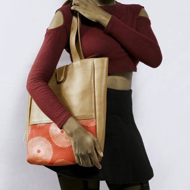 eveandmay_'s tweet photo. @LydsDesign unique and trendy handbags, For ladies of class and style.
#madeinafrica
#handbags
#fashionlady
#ladyofclass.
@LydsDesign https://t.co/UHfy00AIc2