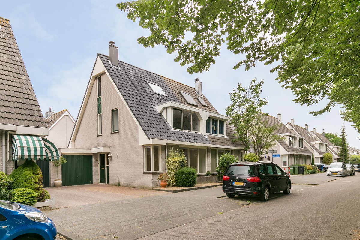 bawiwonen's tweet photo. Vanaf vandaag op Funda: 2-onder-1 kapwoning in #Rotterdam #Zevenkamp: https://t.co/7CLlJa00Jj  #rotterdamoost #zevenhuizerplas https://t.co/sNtXOcr9FV