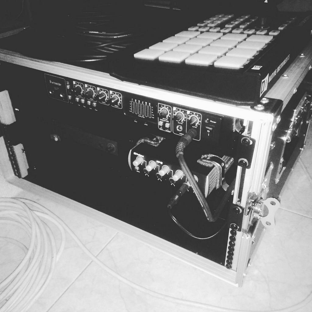 Airlocksound tweet media