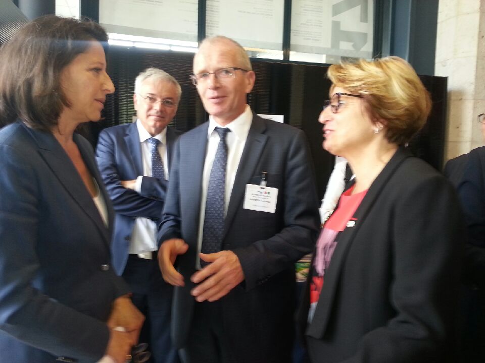 FamillesRurales's tweet photo. AG @unaf_fr le président de @FamillesRurales échange avec la ministre de la santé sur les préoccupations des #familles @DMarmier https://t.co/wjk3olkaX5