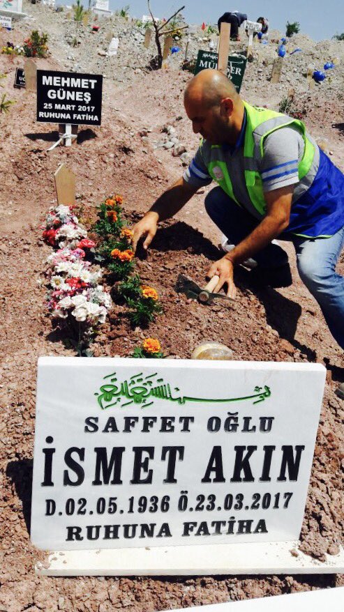 volkanoven's tweet photo. Belediyecilik gerçekten yol yapmak, çöp toplamak mıdır? 
Yoksa küçücük bir hizmet ile vatandaşın yüreğine mi dokunmaktır? https://t.co/bxsrkXVq3z