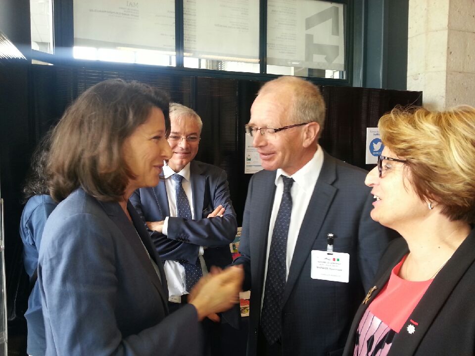 FamillesRurales's tweet photo. AG @unaf_fr le président de @FamillesRurales échange avec la ministre de la santé sur les préoccupations des #familles @DMarmier https://t.co/wjk3olkaX5
