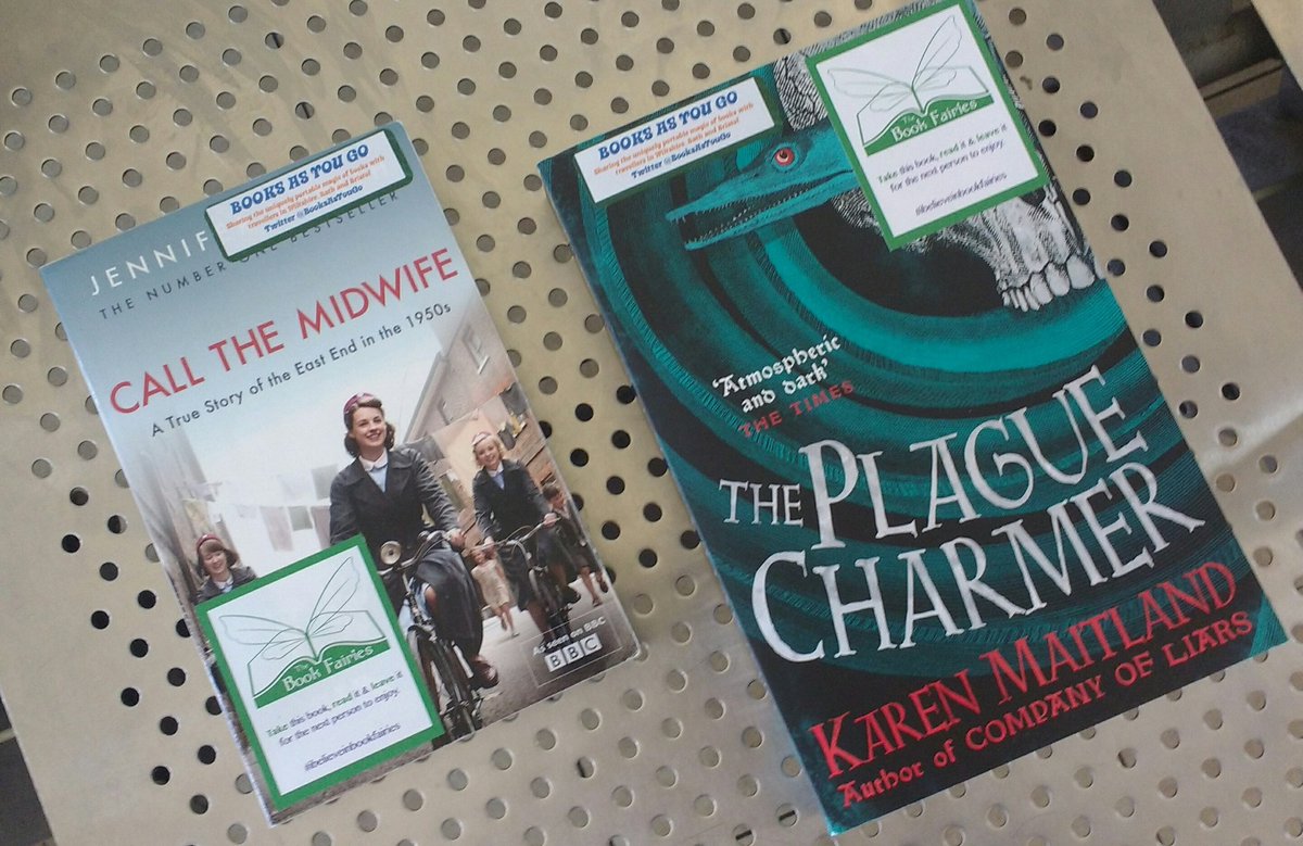 BooksAsYouGo's tweet photo. Waiting for readers at #Bath station #ibelieveinbookfairies https://t.co/lcNOdwZgOM