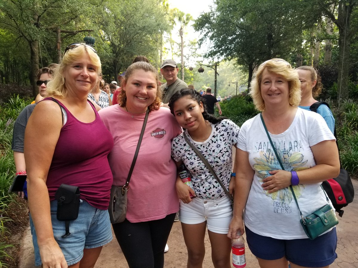 #LHSHOSACLUB WE MUST BE crazy waiting for flight of aviation animal kingdom