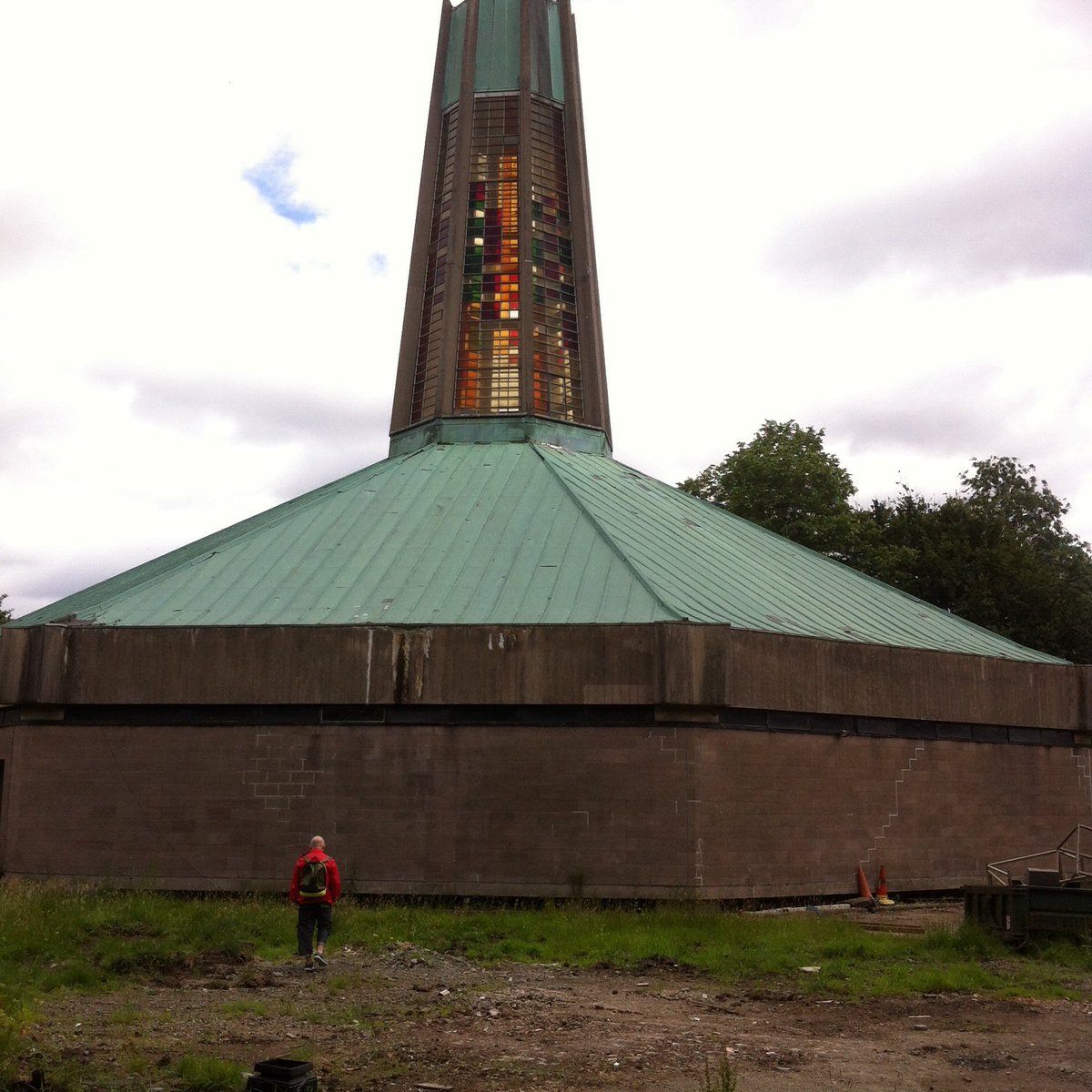 greenstreeter's tweet photo. #moderist tour of @sacredsuburbs amongst other buildings GMcr #hopwoodhall #straphaelthearchangel https://t.co/K6GQB4rhKy